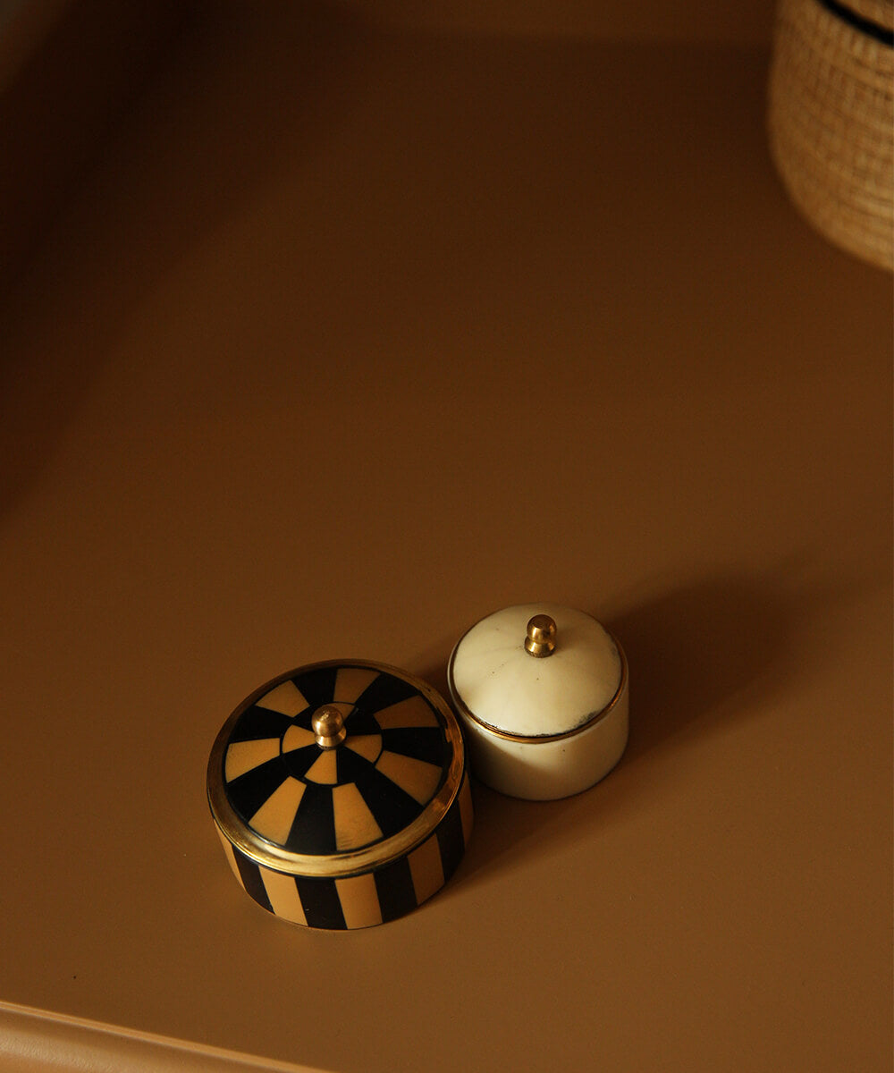 Chelsey Circus Box - Black & White