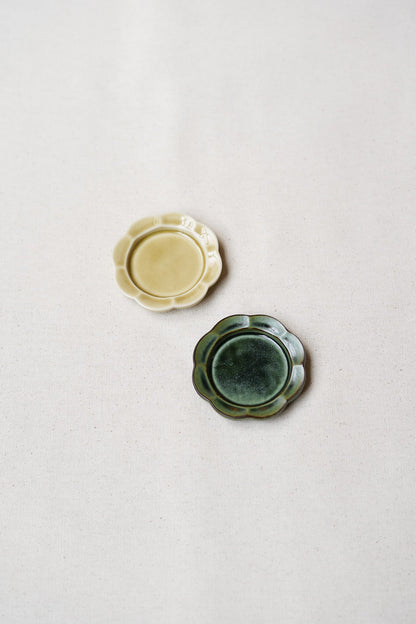 Hibi - Seto Porcelain Flower Incense Dish