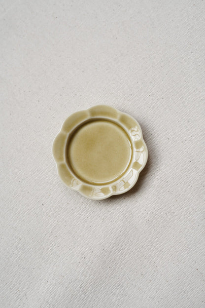 Hibi - Seto Porcelain Flower Incense Dish