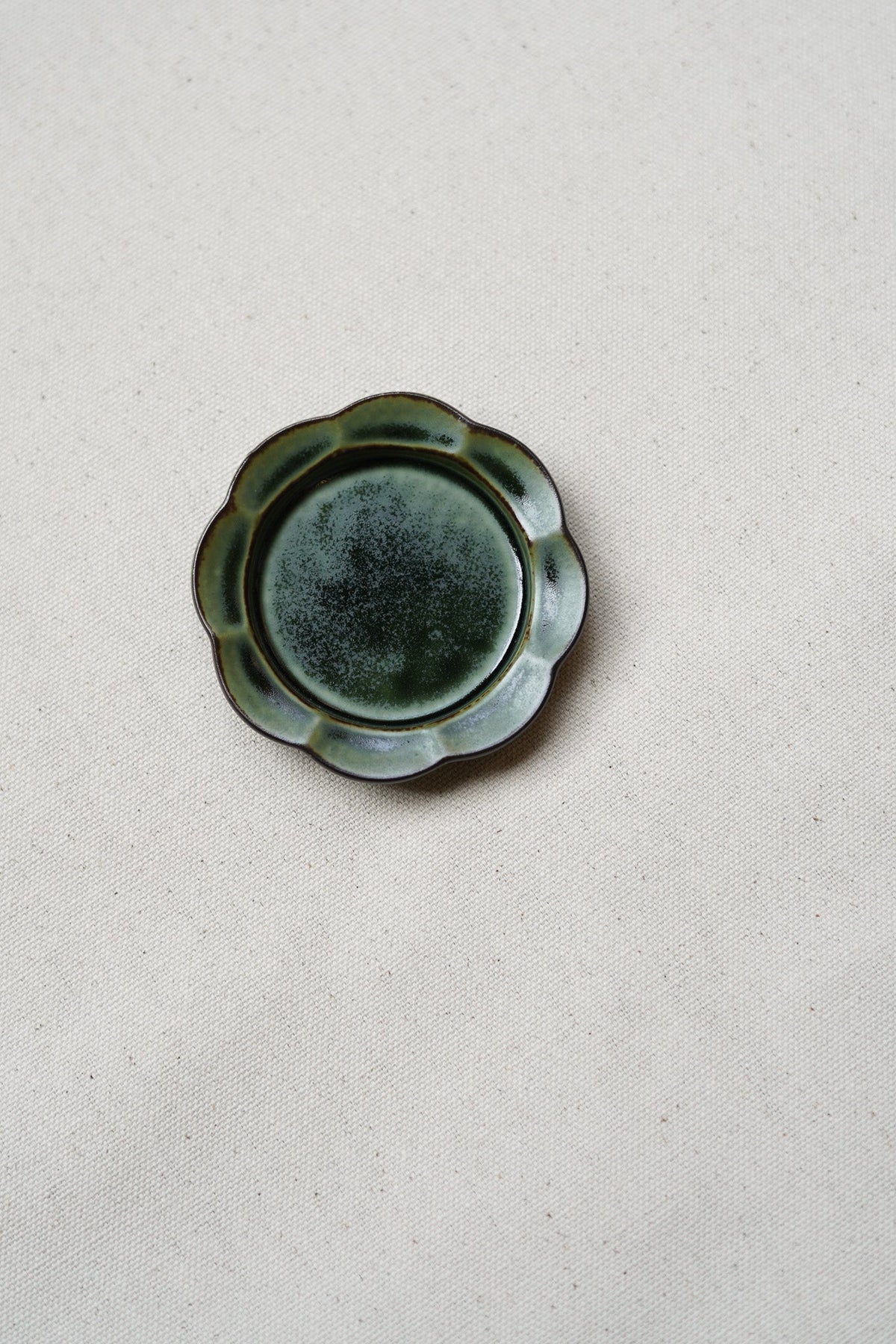 Hibi - Seto Porcelain Flower Incense Dish
