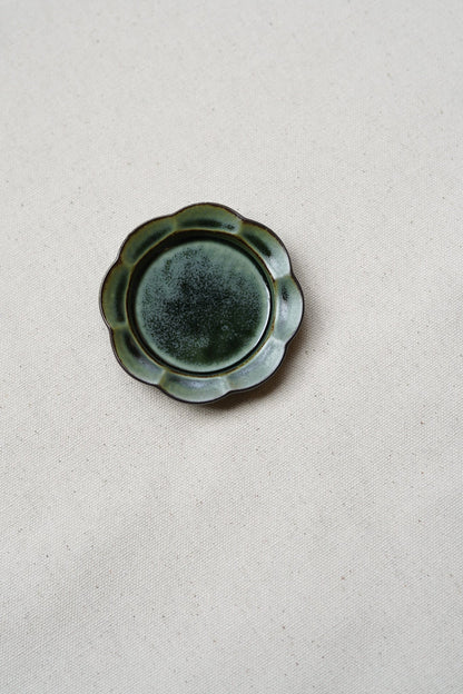 Hibi - Seto Porcelain Flower Incense Dish